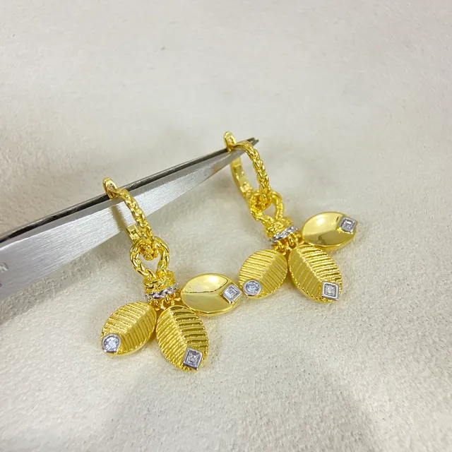 Gold Silver Twisted Rope Hook Ribbed Leaf Pendants Earrings 3