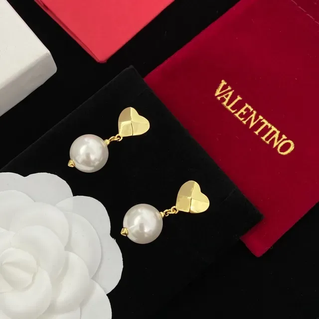 Gold-Tone Faceted Heart Pearl Drop Earrings 3