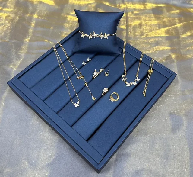 Gold-Tone Floral Pendant Adjustable Chain Necklace 2