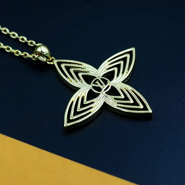 Gold-Tone Geometric Quatrefoil Openwork Pendant Necklace 5