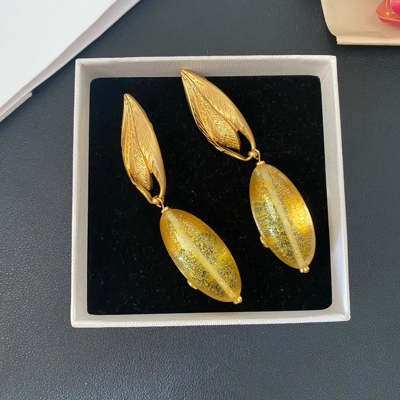 Gold-Tone Leaf Top Amber Resin Drop Earrings 9