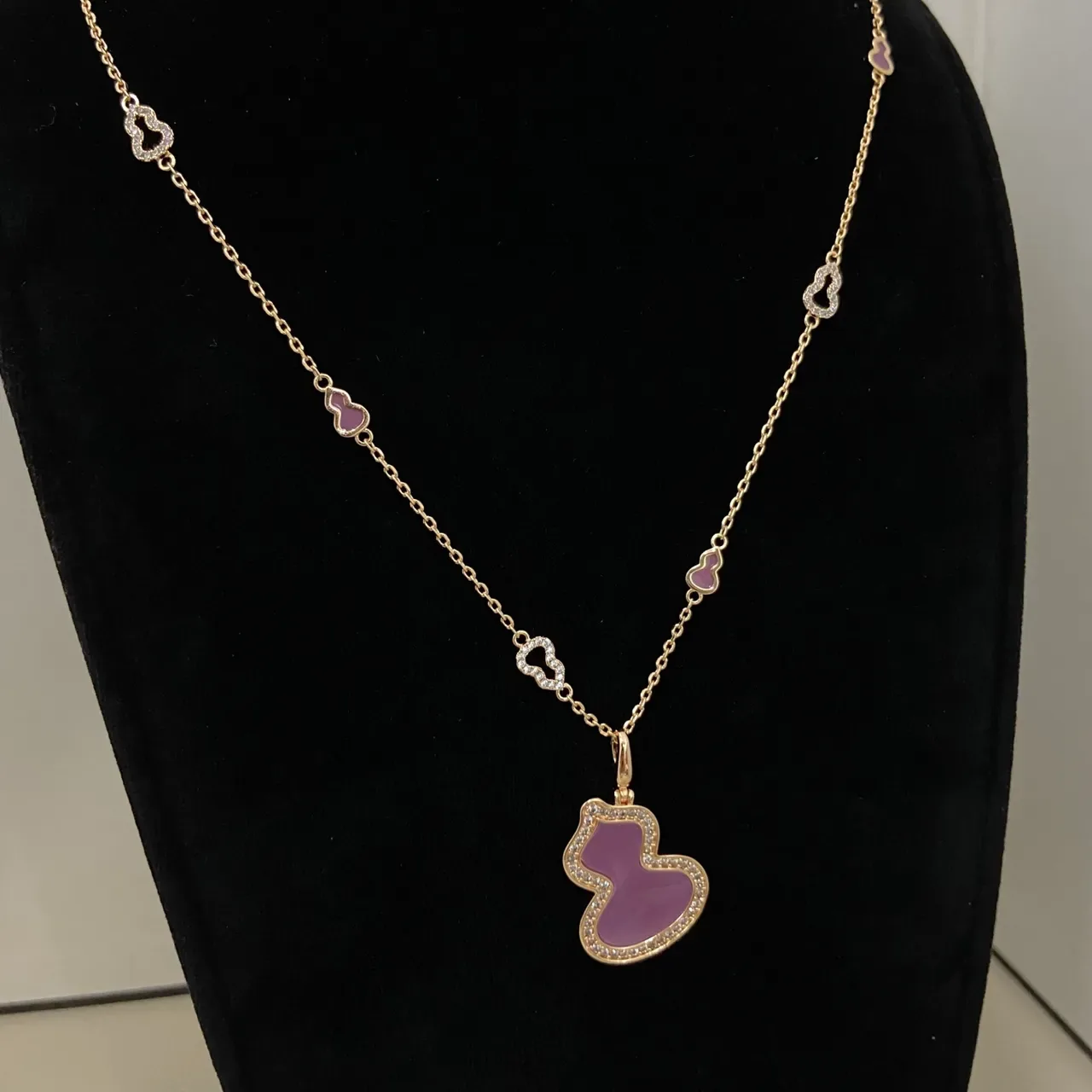 Gold-Tone Purple Enamel Gourd Pendant Necklace 3