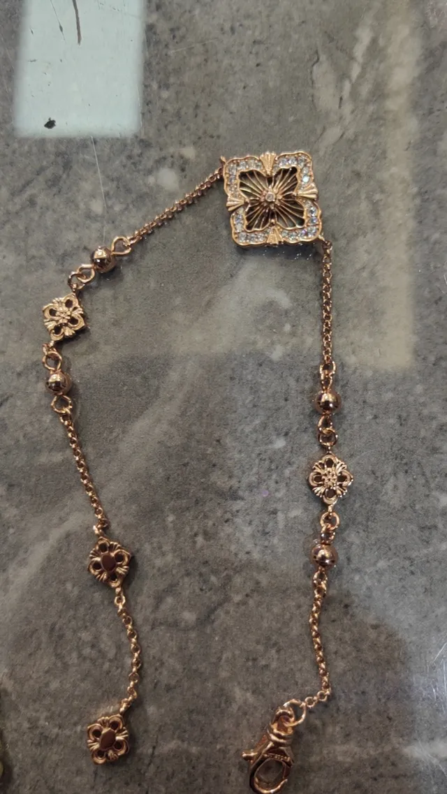 Gold-Tone Quatrefoil Mother-of-Pearl Inlay Floral Chain Necklace 3