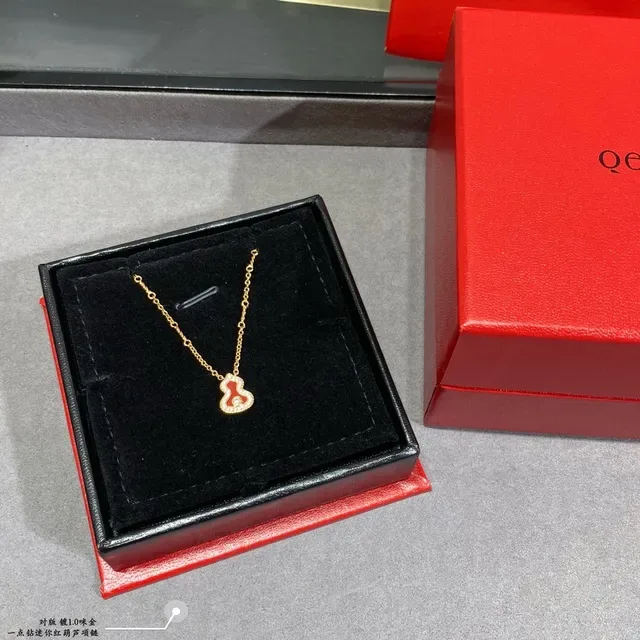 Gold-Tone Red Enamel Gourd Pendant Necklace 4