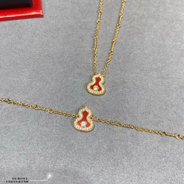 Gold-Tone Red Enamel Gourd Pendant Necklace 5