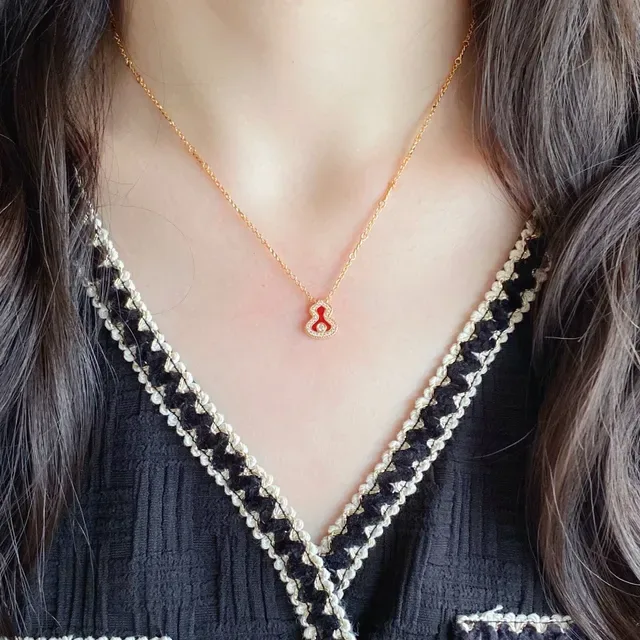 Gold-Tone Red Enamel Gourd Pendant Necklace 9