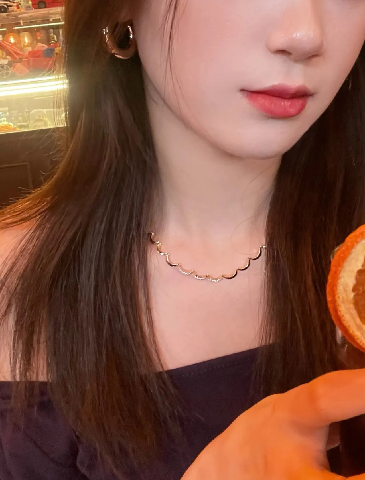 Gold-Toned Scalloped Edge Necklace 3