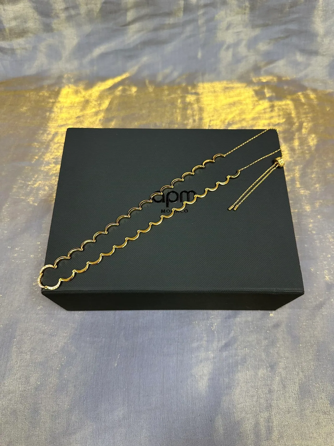 Gold-Toned Scalloped Edge Necklace 5