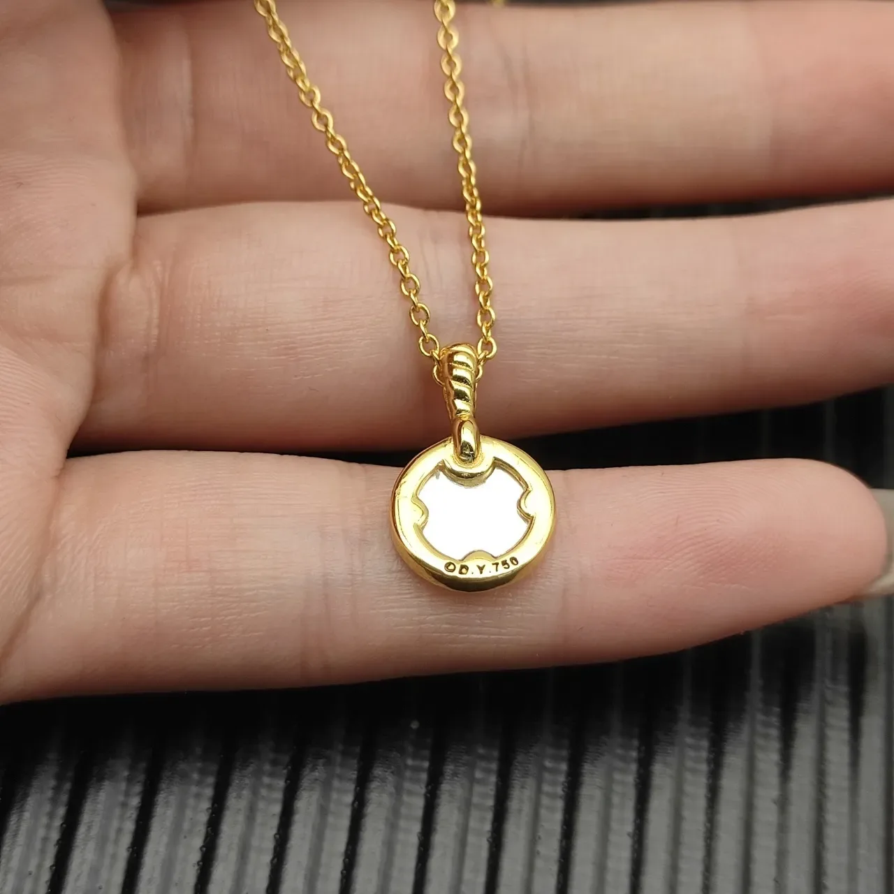 Gold White Chain Circular Pendant Necklace 4
