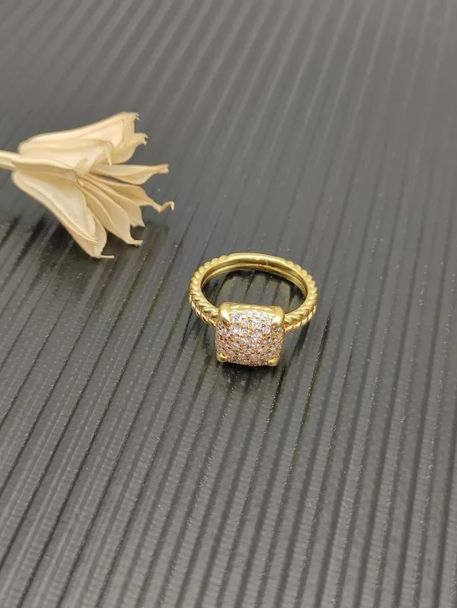 Gold White Pavé-Set Square Face Twisted Rope Band Ring 6