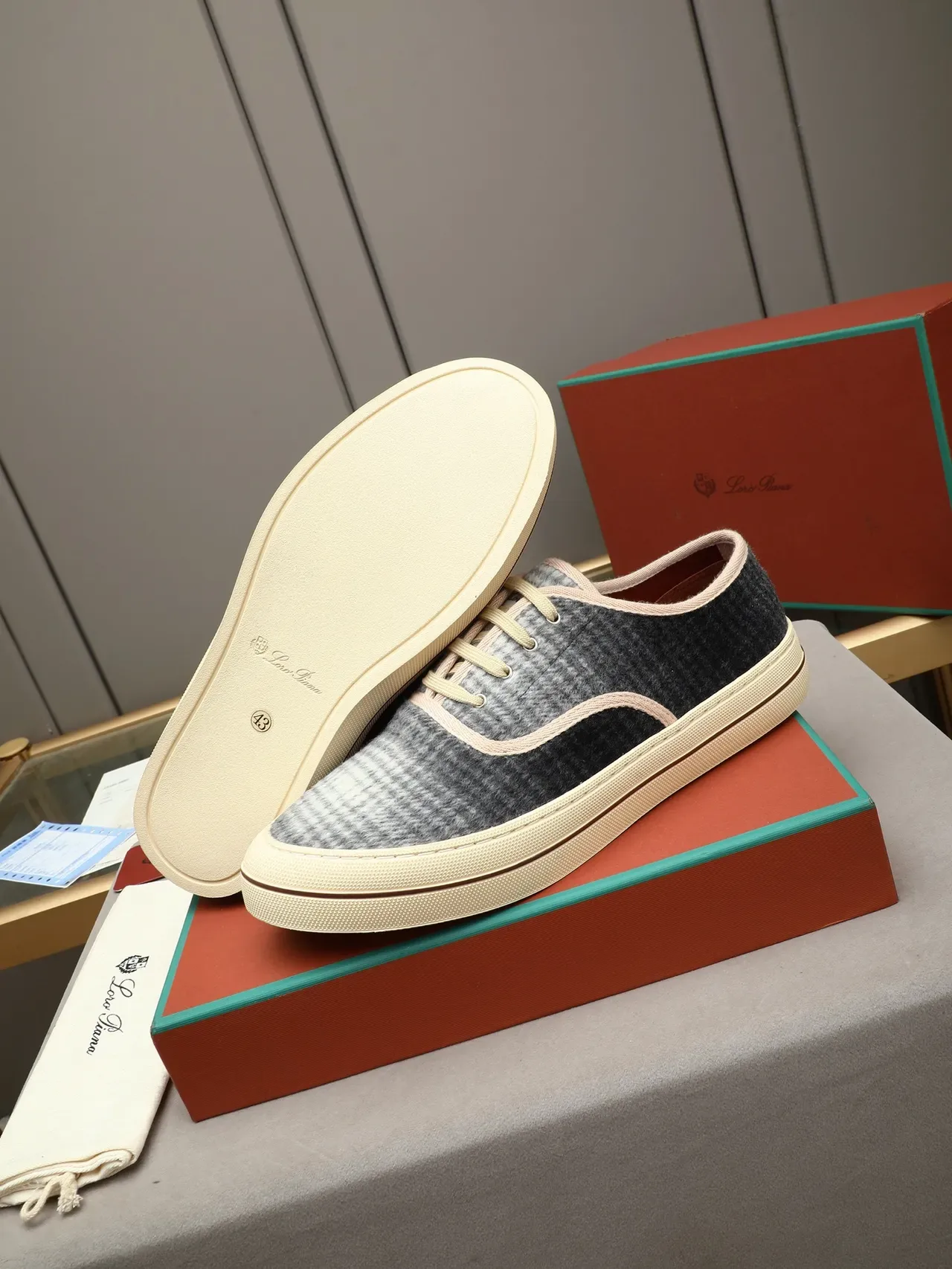 Gradient Gray Charcoal Felt Low-Top Cupsole Sneaker 4