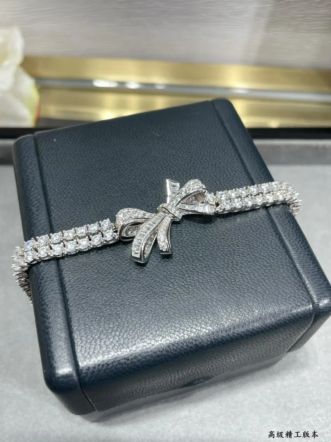 Graff Bow Motif Pavé Diamond Bracelet 5
