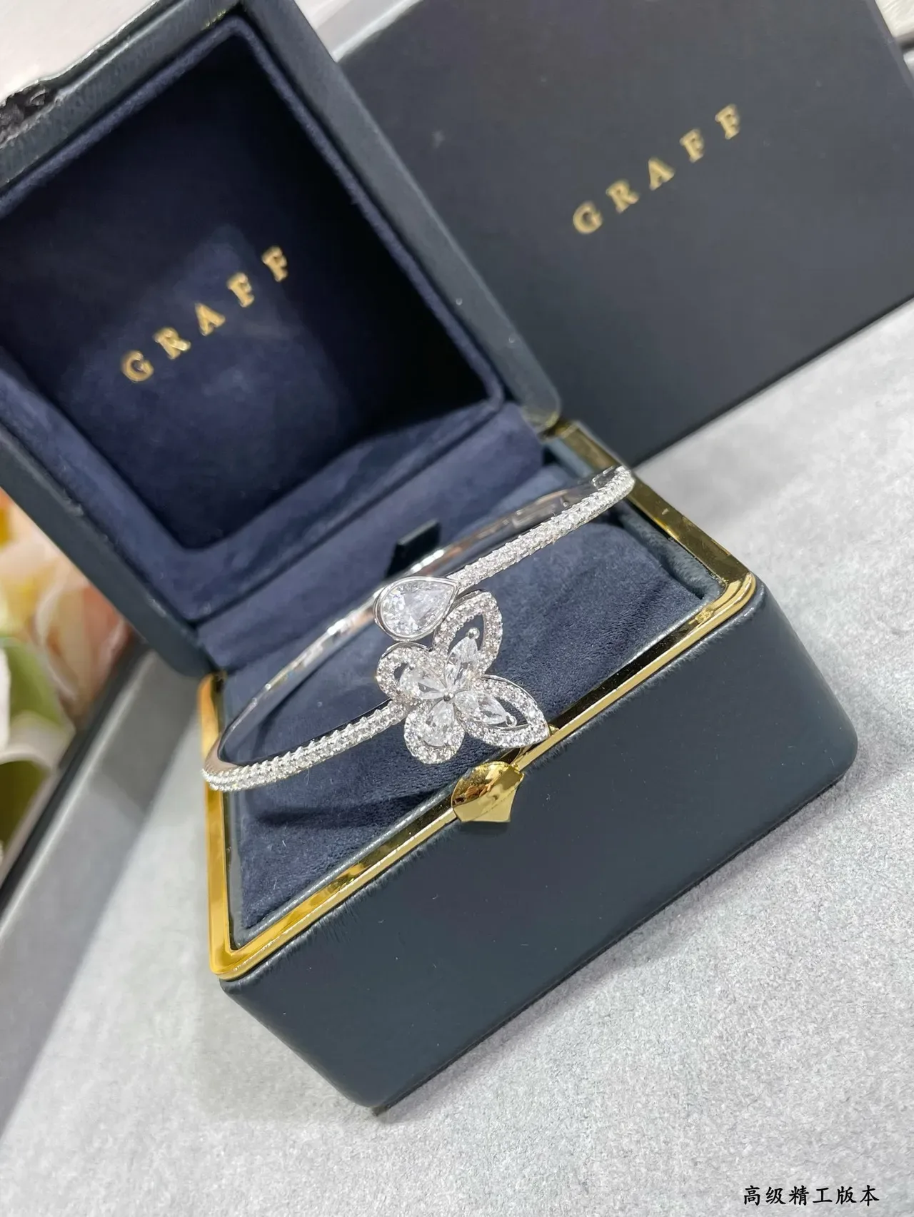 GRAFF Silver Transparent Floral Motif Pavé-Set Stones Bracelet 5