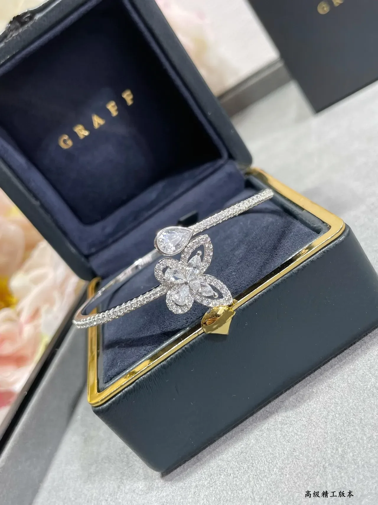 GRAFF Silver Transparent Floral Motif Pavé-Set Stones Bracelet 6