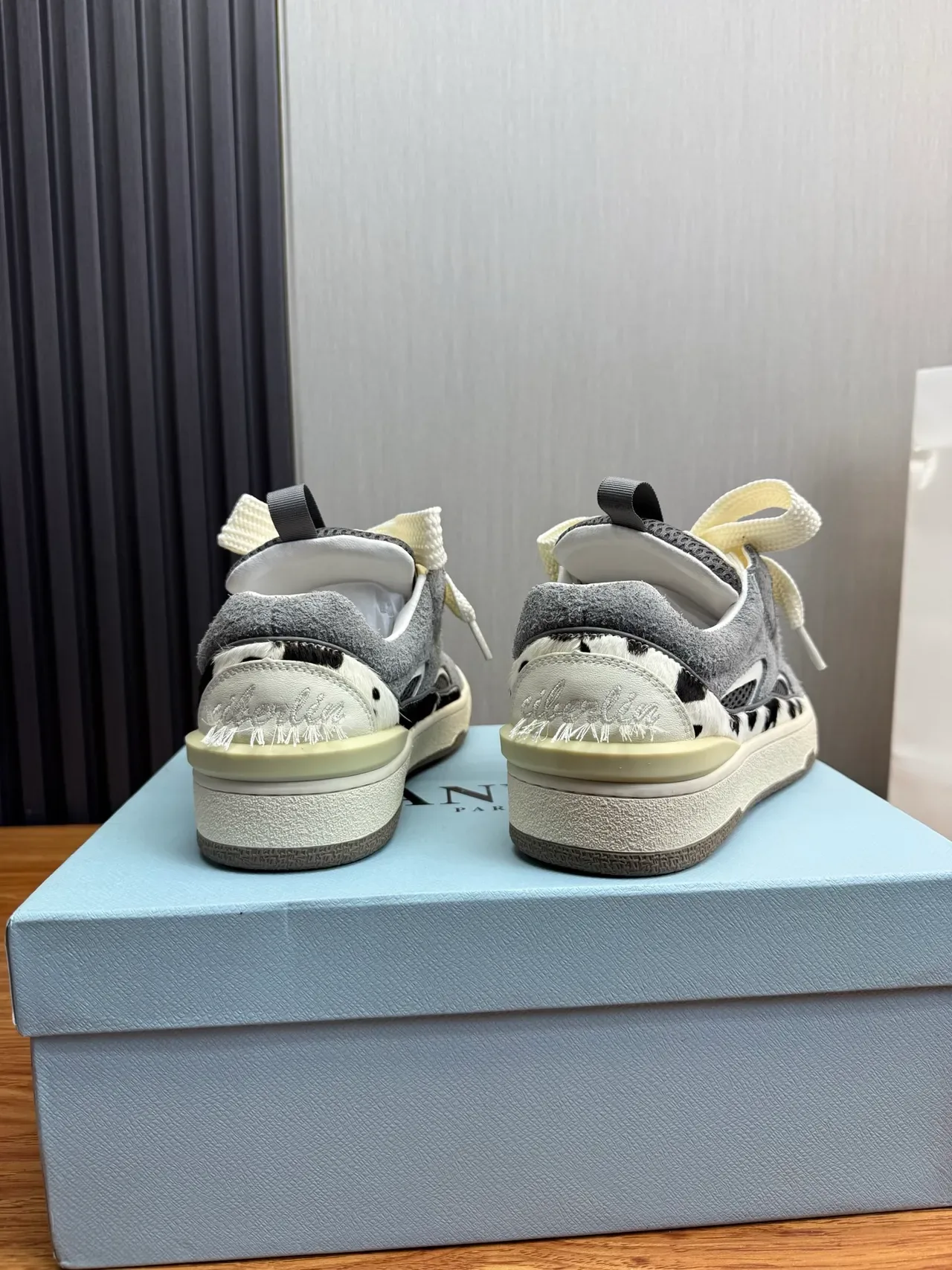 Gray White Mixed-Material Upper Asymmetrical Lace Cover Sneakers 5