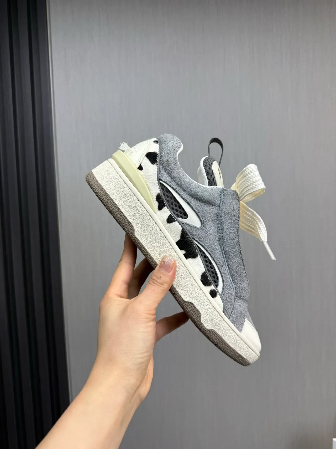 Gray White Mixed-Material Upper Asymmetrical Lace Cover Sneakers 7