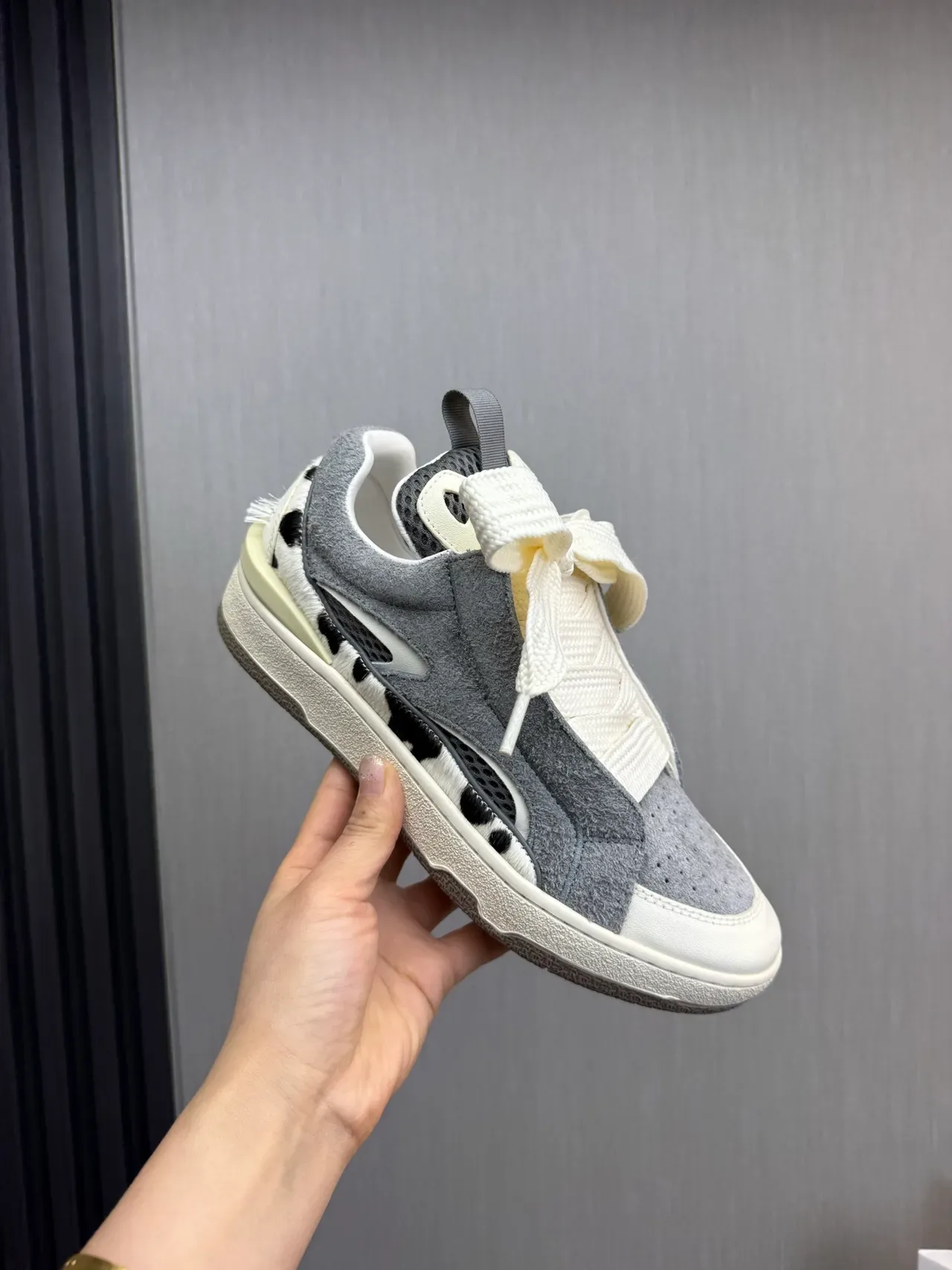 Gray White Mixed-Material Upper Asymmetrical Lace Cover Sneakers 8