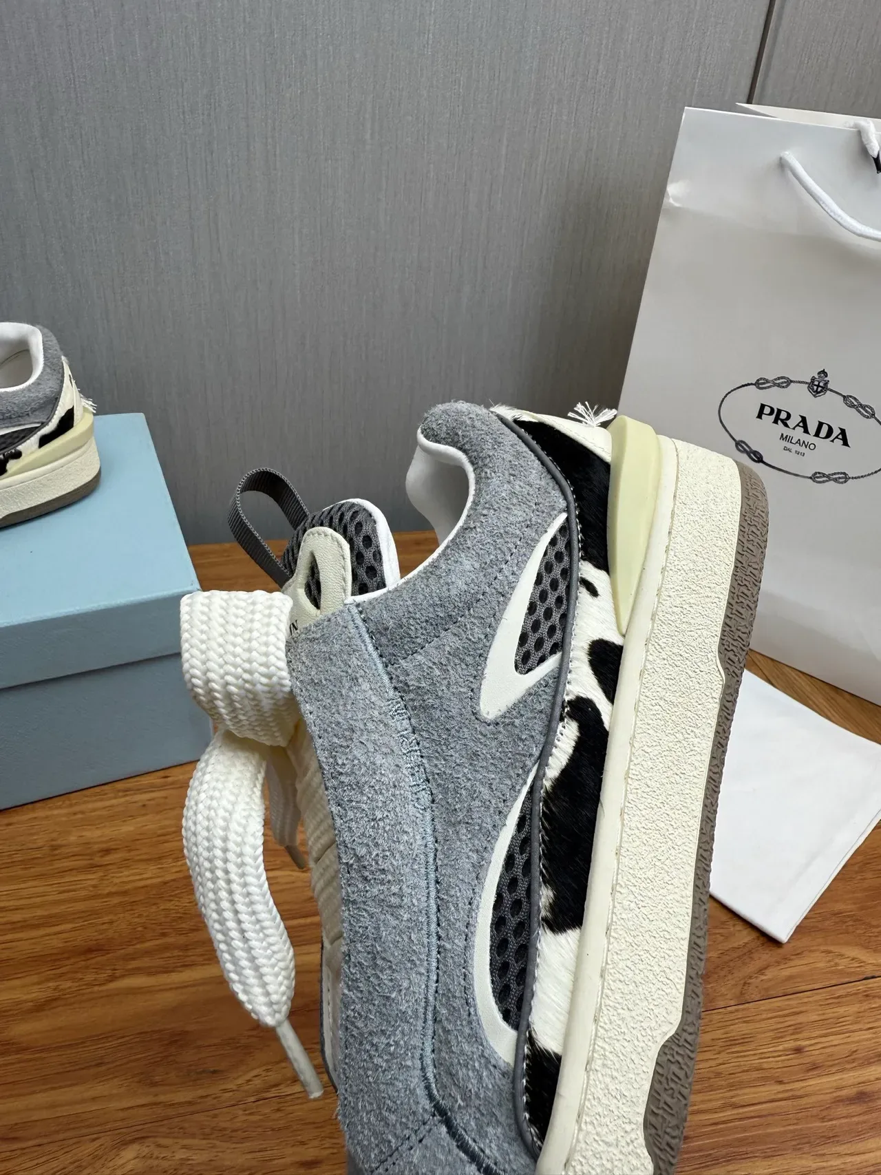 Gray White Mixed-Material Upper Asymmetrical Lace Cover Sneakers 10