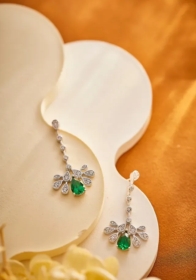 Green Silver Dangling Floral Motif Earrings 2