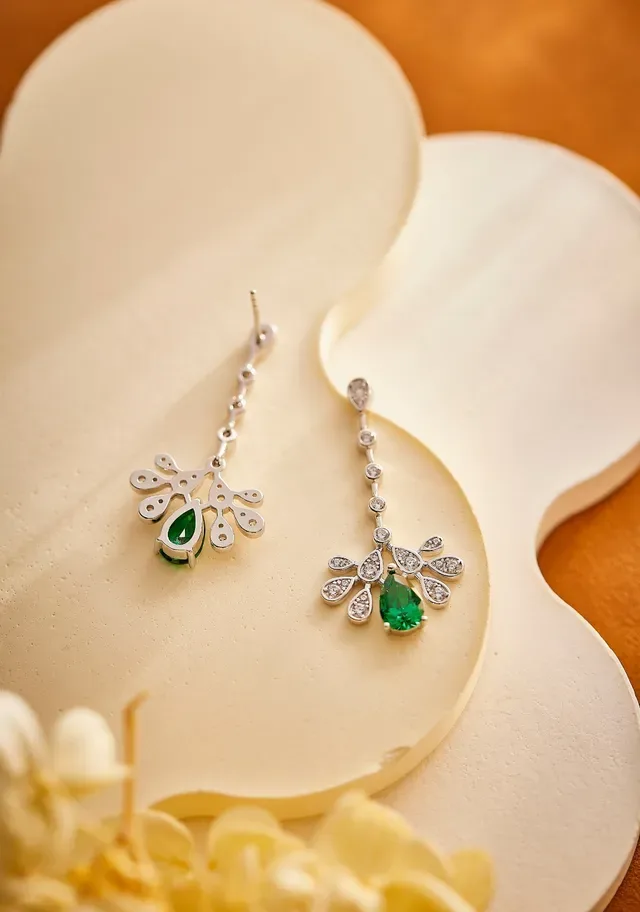 Green Silver Dangling Floral Motif Earrings 4