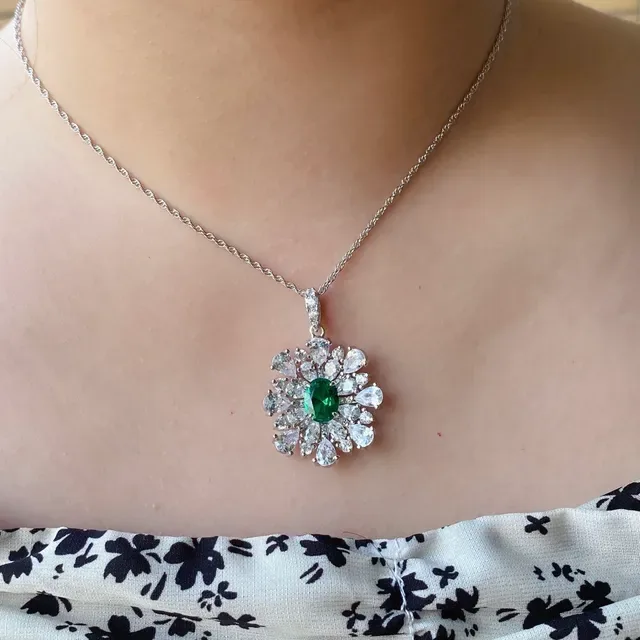 Green Silver Floral Cluster Pendant Oval Center Stone Necklace 9