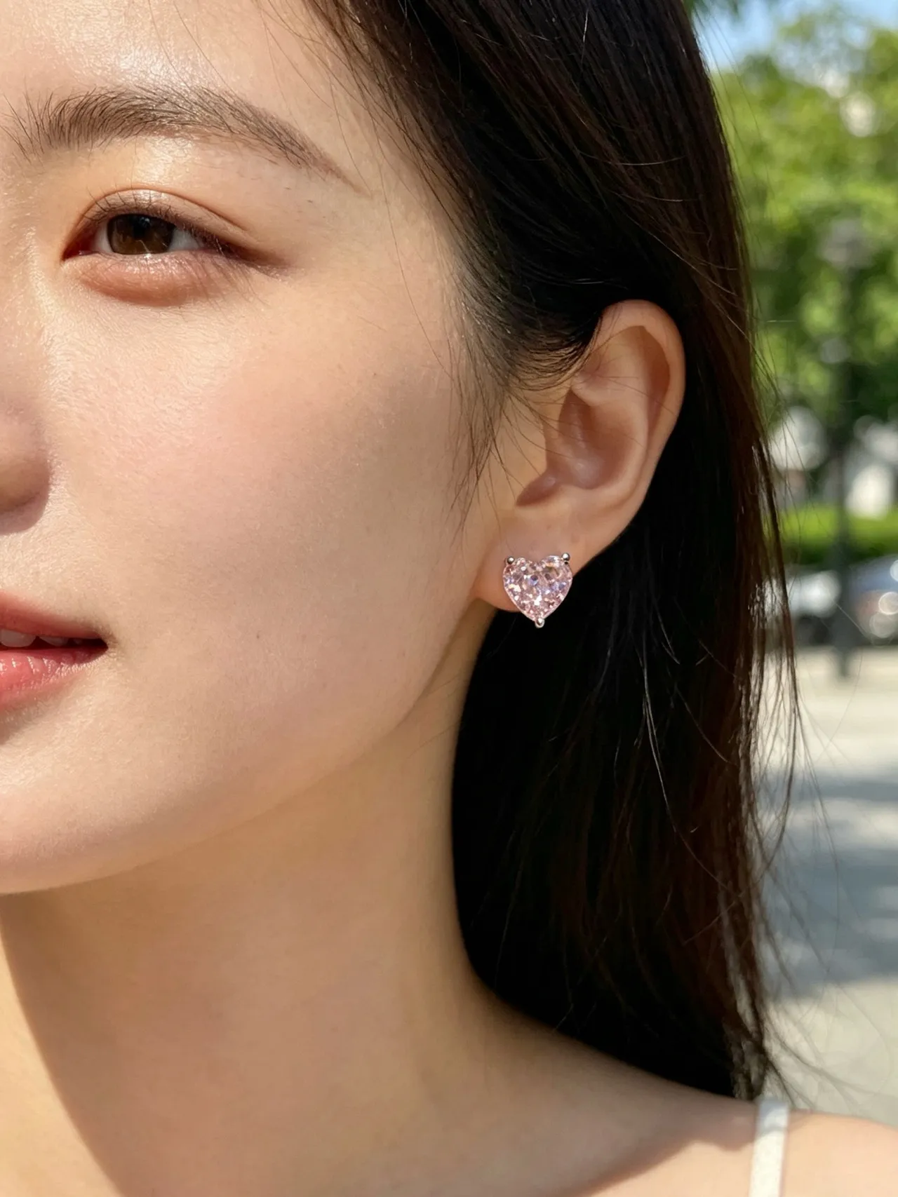 Heart-Shaped Faceted Pink Crystal Stud Earrings 2