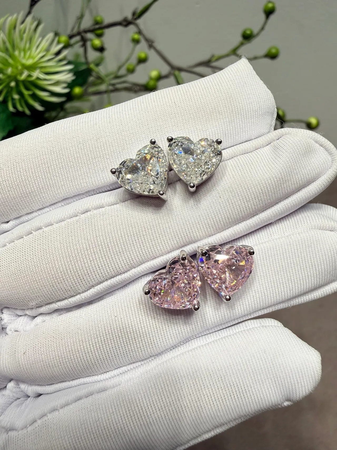 Heart-Shaped Faceted Pink Crystal Stud Earrings 3
