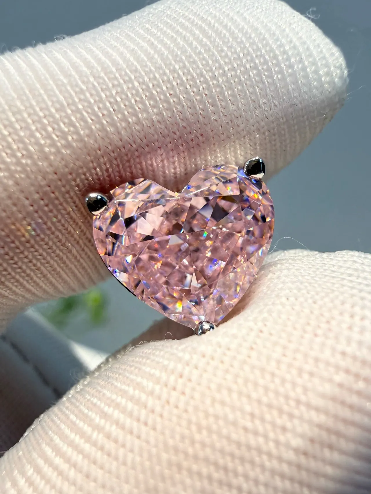 Heart-Shaped Faceted Pink Crystal Stud Earrings 6