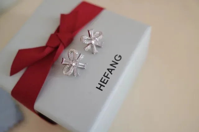 HEFANG Crystal Floral Starburst Stud Earrings 3
