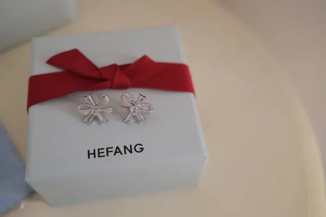 HEFANG Crystal Floral Starburst Stud Earrings 4