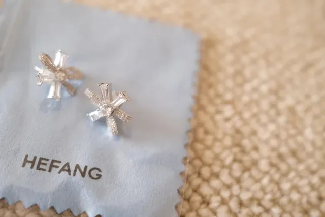 HEFANG Crystal Floral Starburst Stud Earrings 7