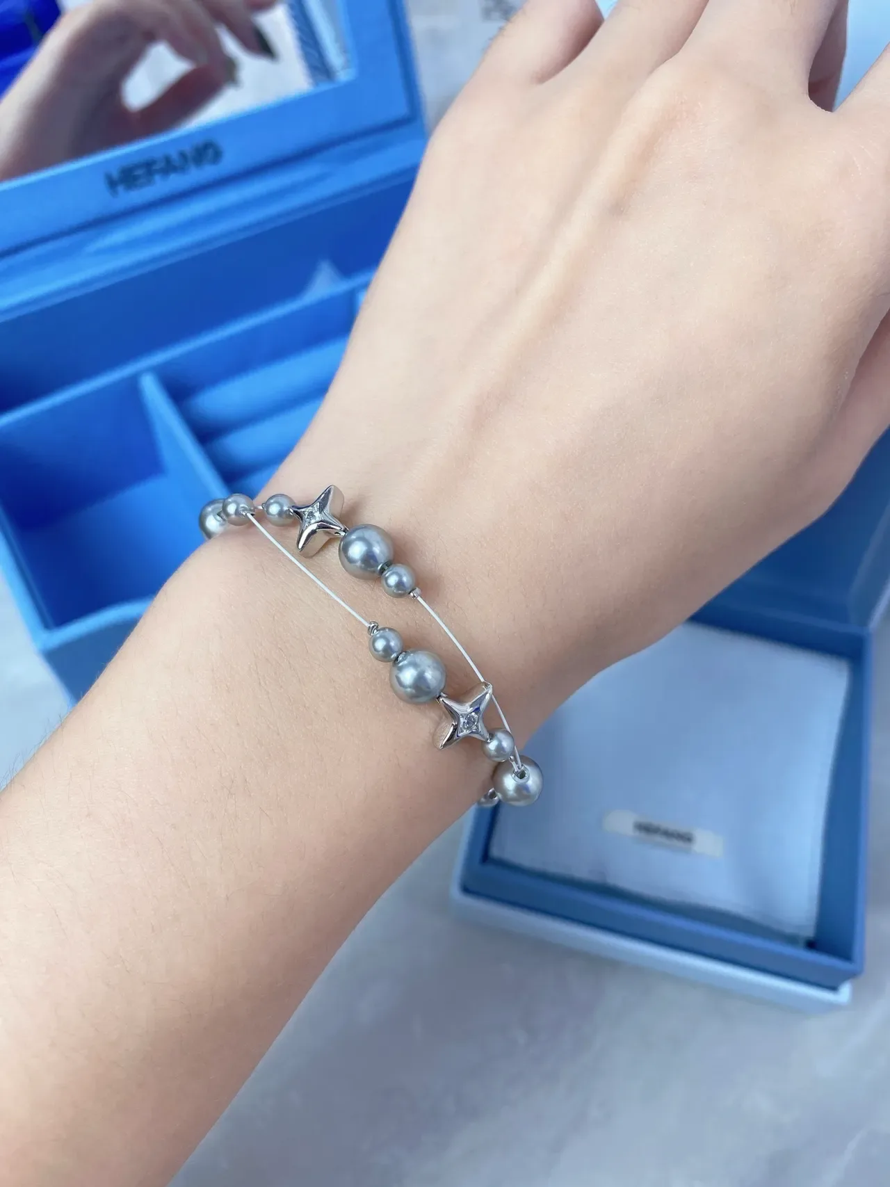 HEFANG Pearl and Star Charm Silver-Tone Bracelet 3