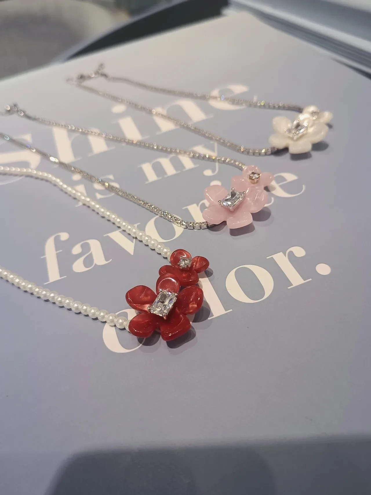 HEFANG Pink Beige Floral Pendant Pavé-Set Chain Necklace 3