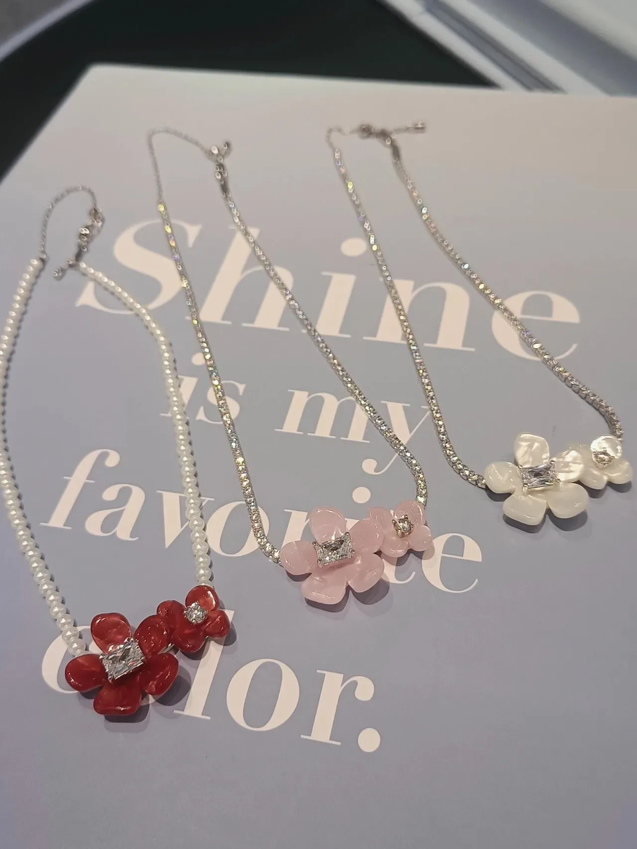 HEFANG Pink Beige Floral Pendant Pavé-Set Chain Necklace 4