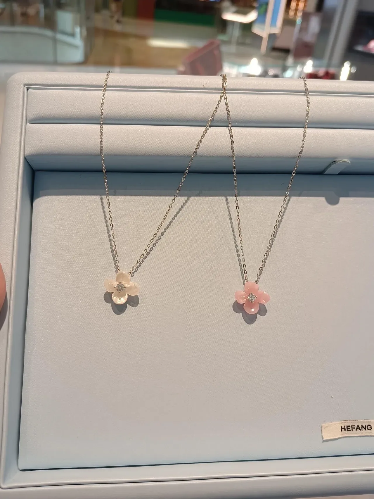 HEFANG Pink Beige Floral Pendant Pavé-Set Chain Necklace 5
