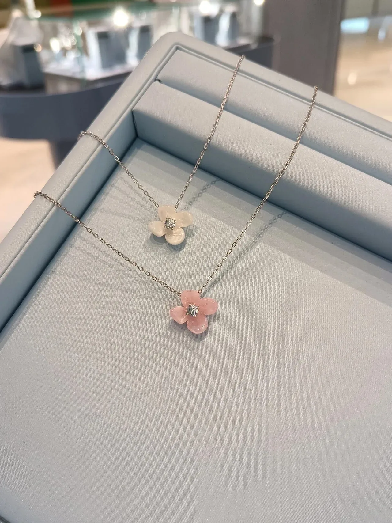 HEFANG Pink Beige Floral Pendant Pavé-Set Chain Necklace 7