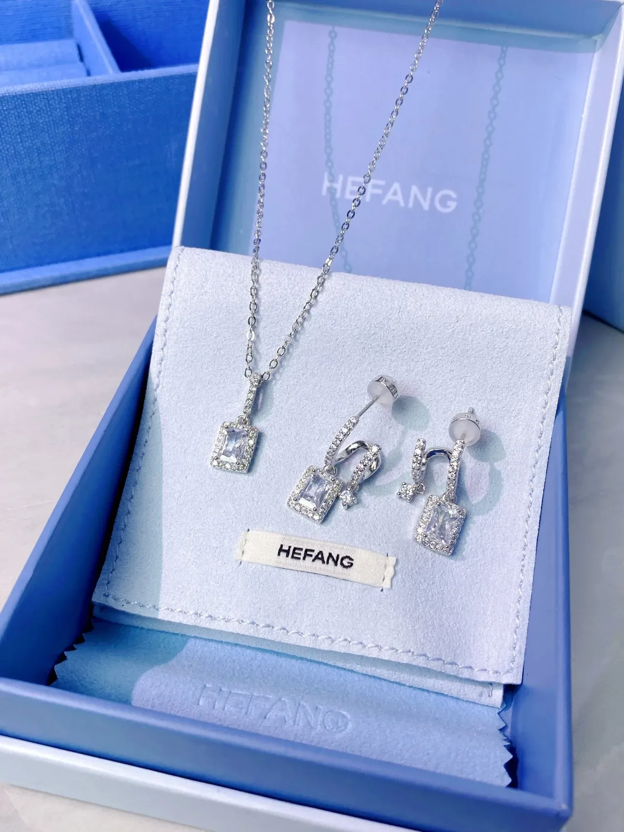HEFANG Silver Rectangular Emerald-Cut Central Stone Pavé Halo Setting Necklace 4