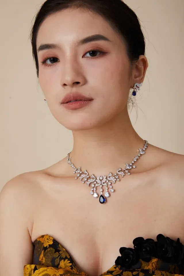 High-Jewelry Pavé-Set Floral-Dove Motif Drop Pendant Necklace 6