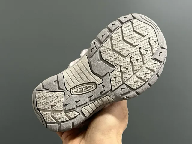 Keen Pink White Fleece-Lined Adjustable Strap Casual Sandals 10