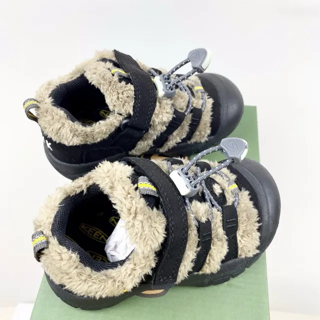 Keen Pink White Fleece-Lined Adjustable Strap Casual Sandals 18