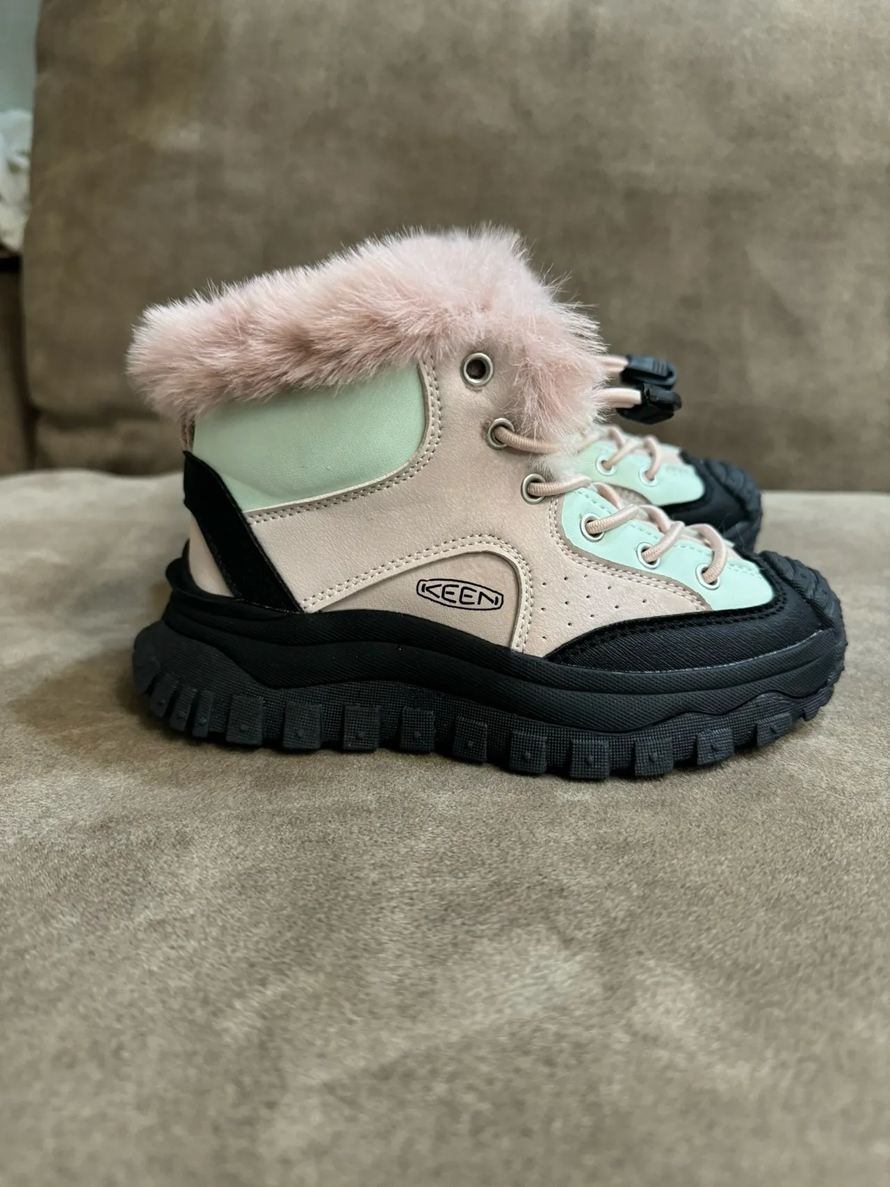 KEEN Bottes de neige jaune vert col fourré fermeture à lacets à bascule 16