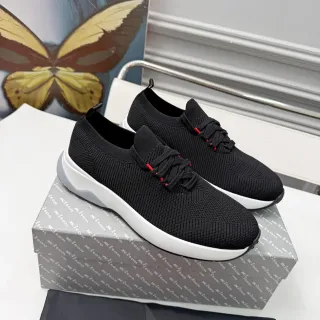 Kiton Tênis Lifestyle Slip-On Híbrido Preto Branco com Upper de Malha