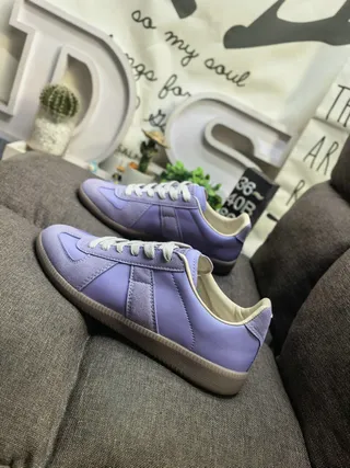 Lavender Panelled Low-Top Cupsole Sneakers 7