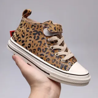 Tênis lifestyle de cano alto com cadarços e tiras, estampado de leopardo