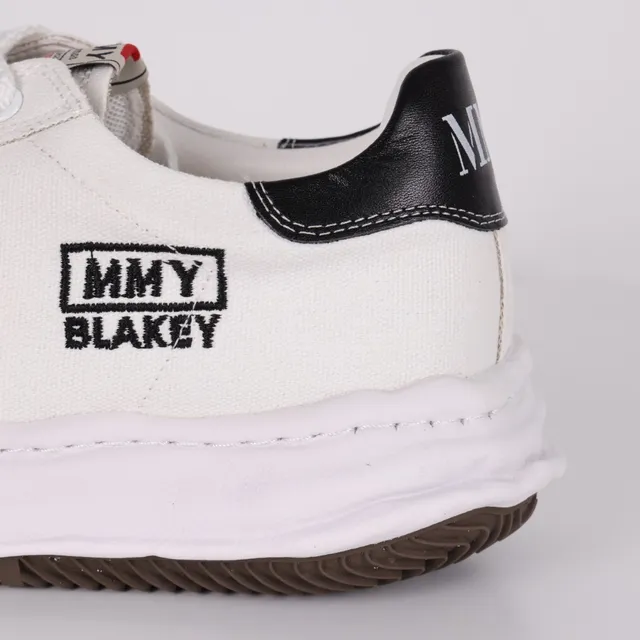 MMY Blakey White Black Canvas Upper Ribbed Rubber Toe Cap Lifestyle Sneakers 4