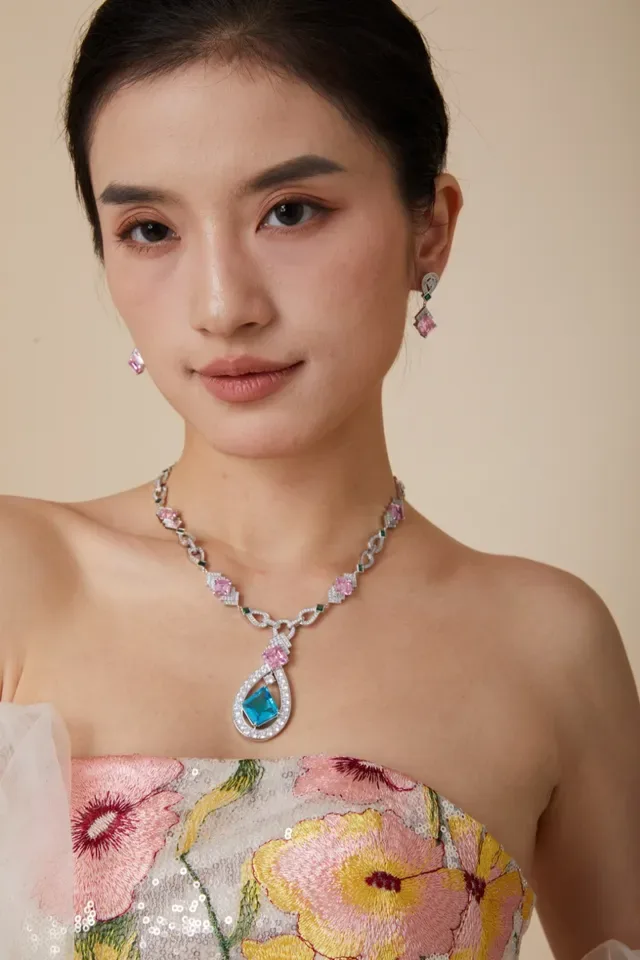 Multicolor Gemstone and Pavé Diamond Geometric Link Necklace 4