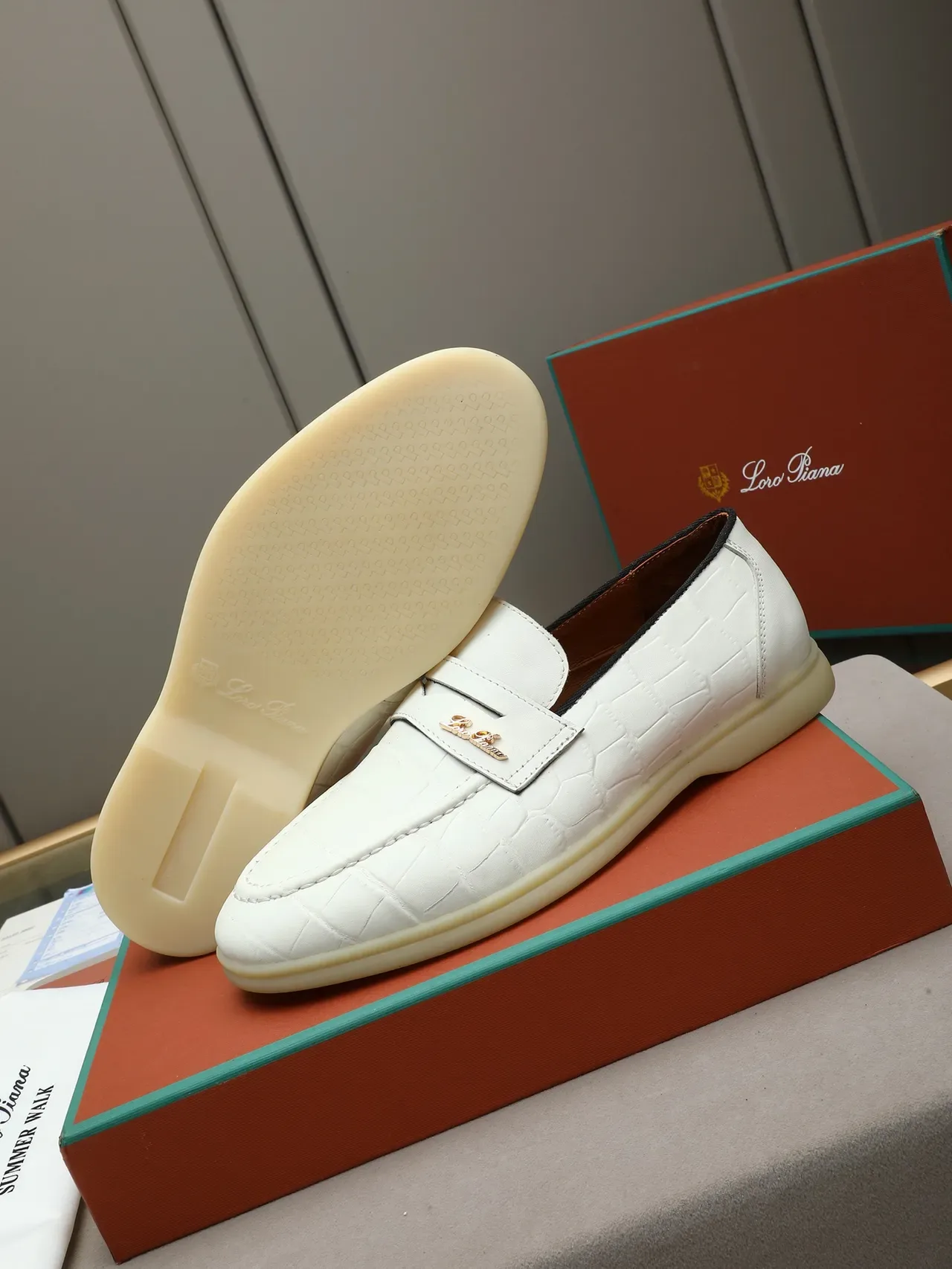 Navy Beige Crocodile-Embossed Leather Metal Logo Plaque Loafer 4