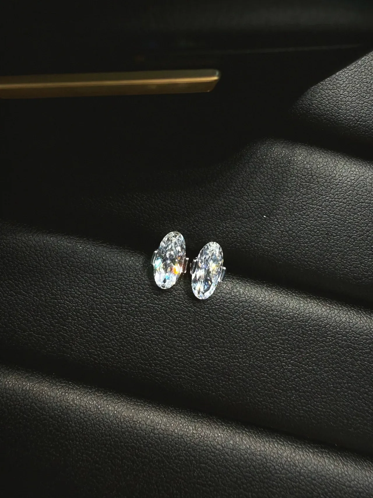 Oval Faceted Crystal Stud Earrings 6