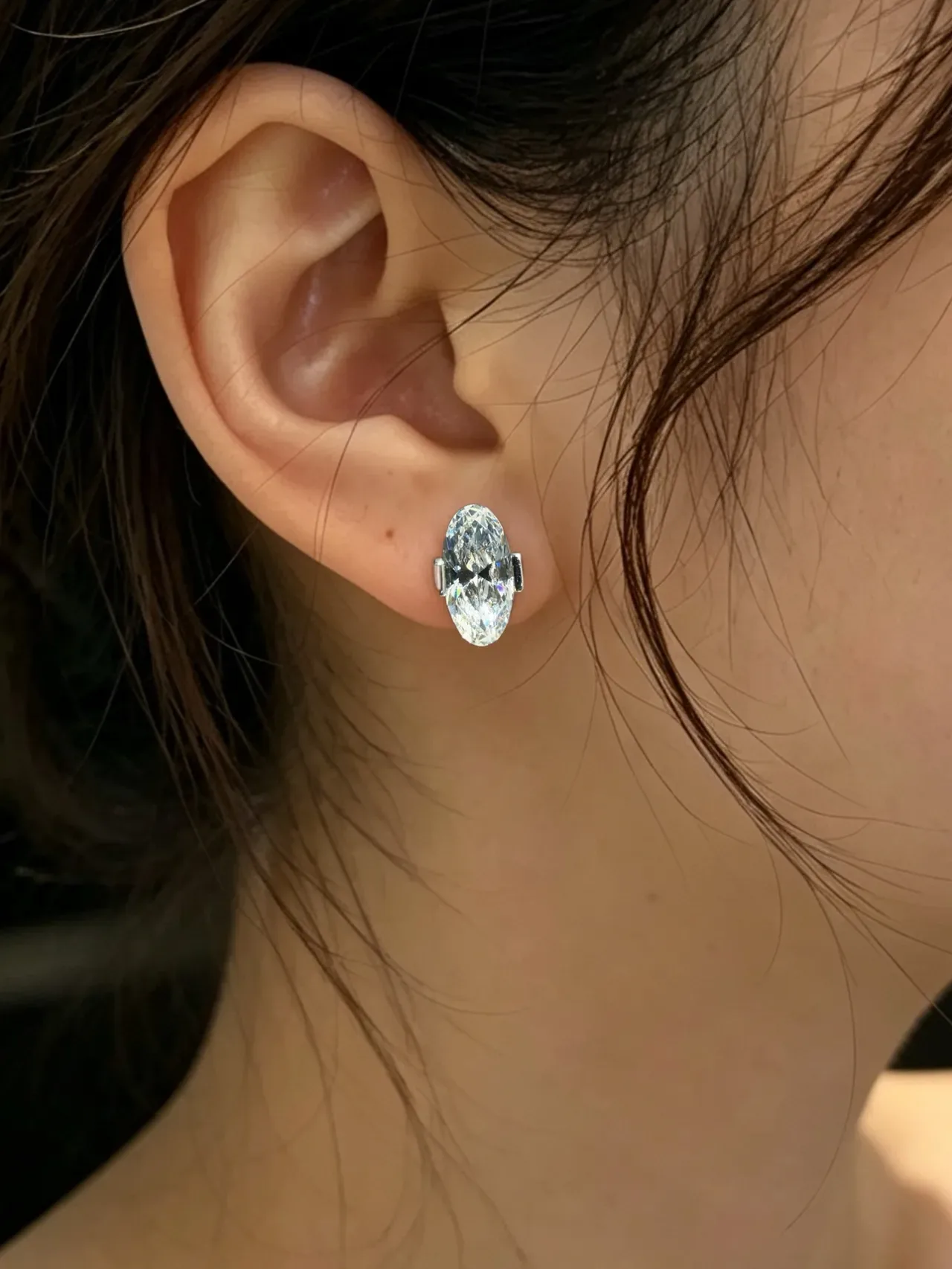 Oval Faceted Crystal Stud Earrings 10