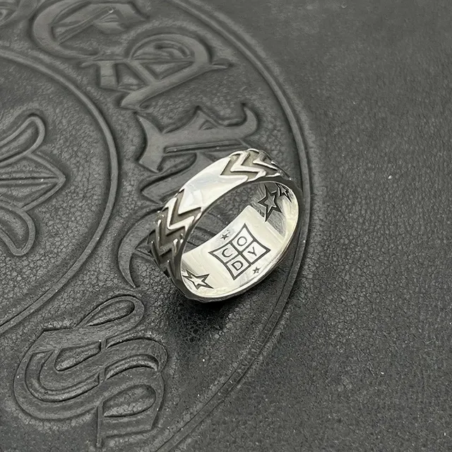 Oxidized Silver Star and Leaf Motif Wide Band Ring 4